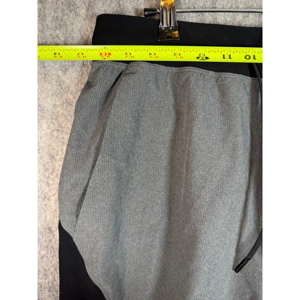 Lululemon Namaste At The Beach Mens Large 9" Gray Black Lined Athletic Shorts - Picture 6 of 8